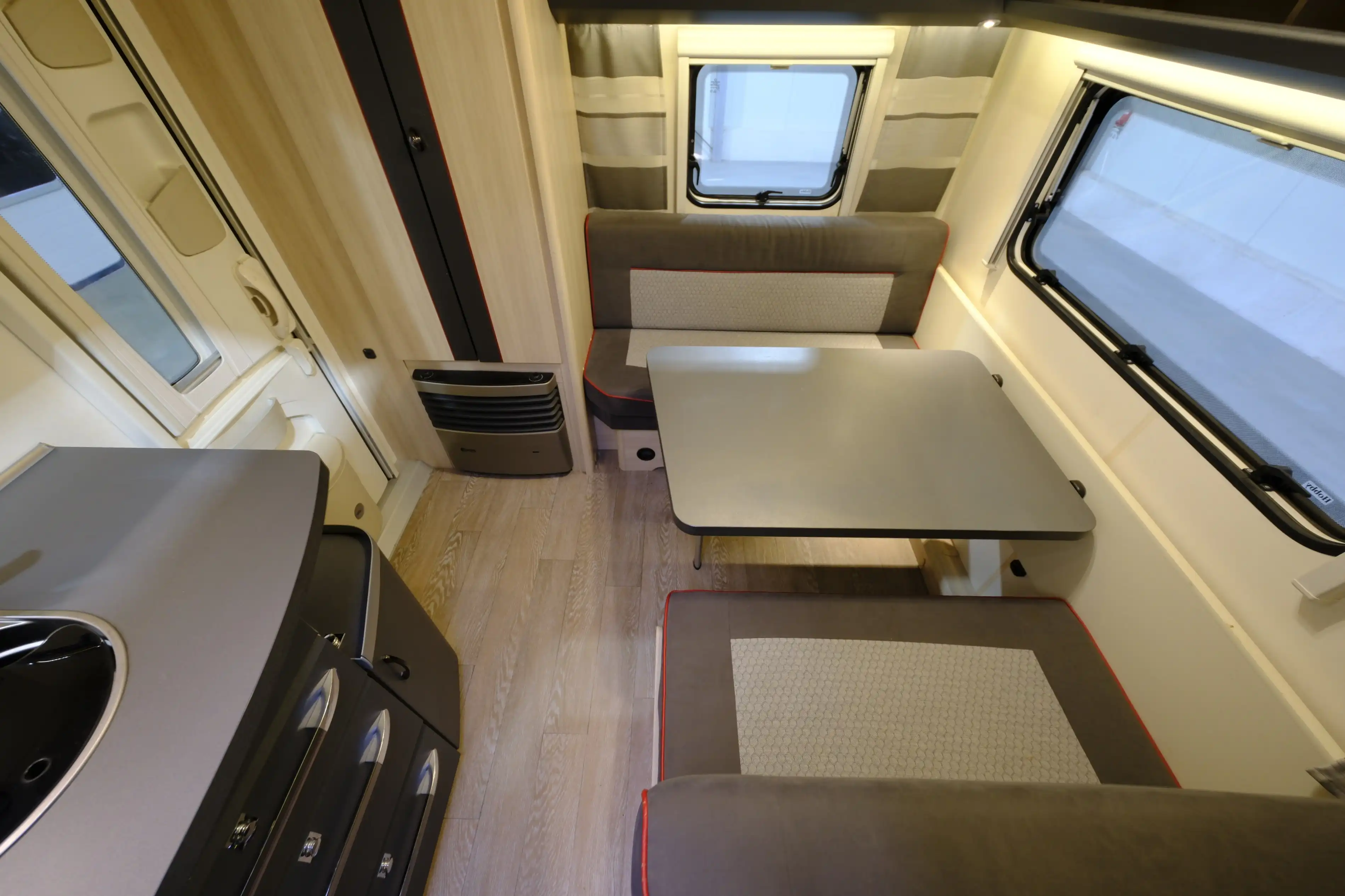 HOBBY De Luxe Edition 440 SF - Ansicht 6